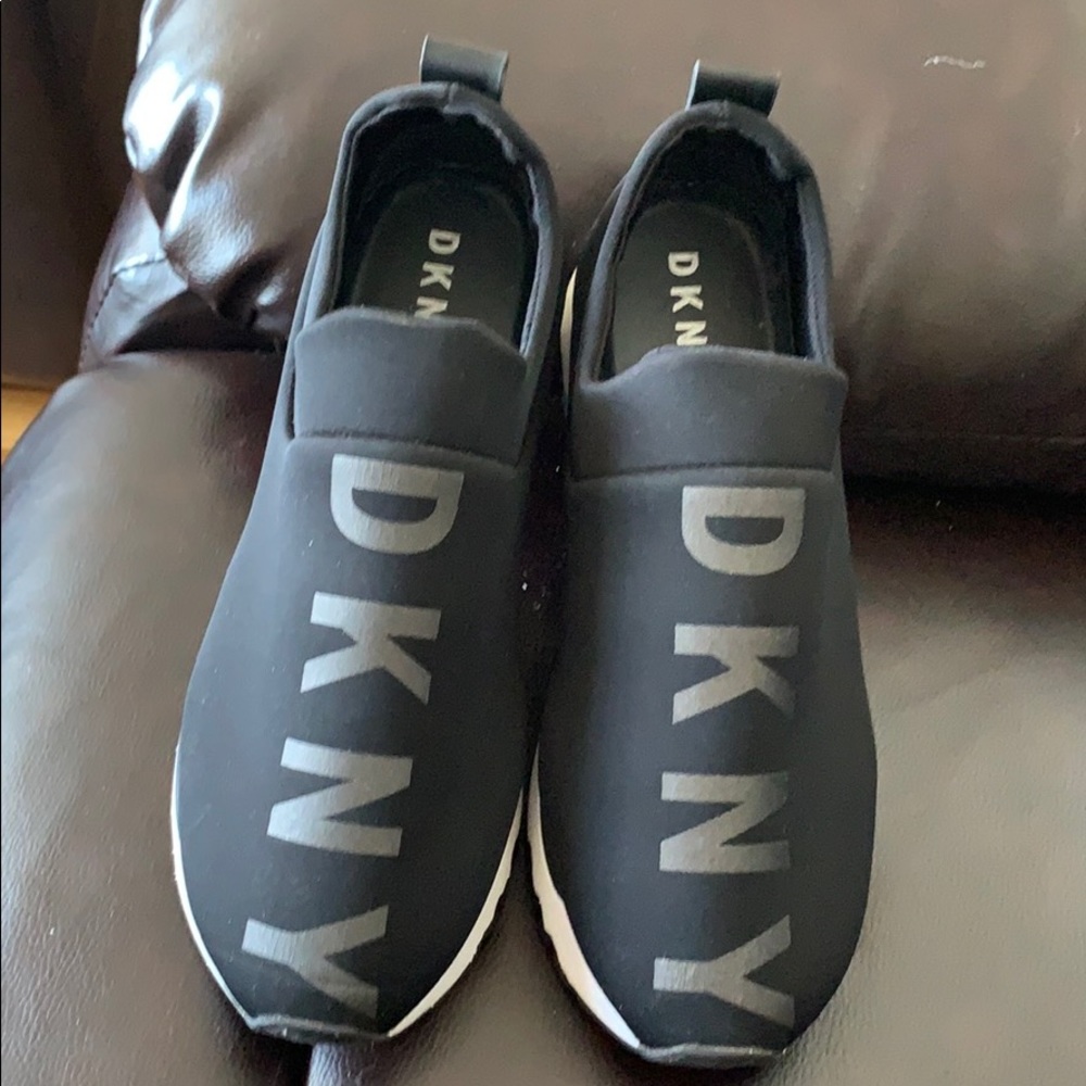 DKNY WOMENS SHOE